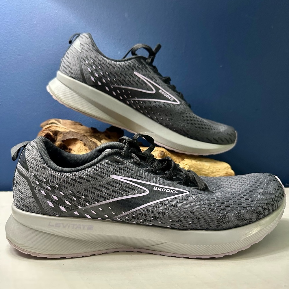 Brooks levitate 5 women’s running shoes. Size 9